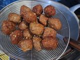 109. Bola daging tahu kecap