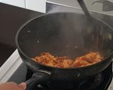 รูปขั้นตอนการทำที่ 8 ของ ไข่นุ่มผัดมะเขือเทศหมูสับ
