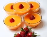 Foto langkah ke 2 dari resep Mangga dan strawberry puding.