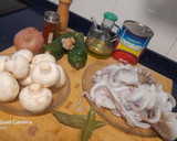 Foto del paso 1 de la receta: Pulpitos con salsa de tomate