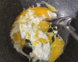 Foto langkah ke 3 dari resep Chinese Golden Fried Rice.