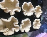 A picture of step 4 of Whosayna’s Popitz/Pizza Cuppies.