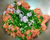 รูปขั้นตอนการทำที่ 2 ของ ลาบหมูทอด สูตร 1