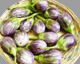 A picture of step 1 of Spicy baby brinjal curry.