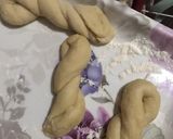A picture of step 2 of Twisted milk buns.
