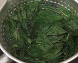 Foto langkah ke 1 dari resep Glandir sambel asem (daun ubi sambal asem).