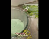Gambar langkah 2 resipi Green Apple Milk Ice Blended.