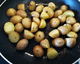 Foto del paso 2 de la receta Patatas baby en... 6 minutos