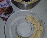 Foto del passaggio 2 della ricetta Ciambellone di ricotta con gocce di cioccolato