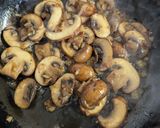 Foto langkah ke 1 dari resep Creamy Mushrooms Tagliatelle 😋👍.