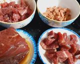 Hình bước làm 2 của món Bò xào ớt chuông