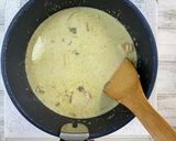 A picture of step 5 of Delicious Thai-style Soup Curry with Shiitake Powder.