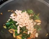 Foto del paso 3 de la receta Merluza con Alubias Blancas y Salteado de Verdura