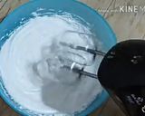 A picture of step 2 of Strawberry with Fresh Cream.