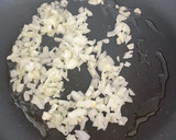 Foto del paso 2 de la receta: Espaguetis de calabacín en salsa Roquefort