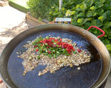 Foto del paso 3 de la receta: Paella mixta de pollo y gambones