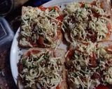 A picture of step 10 of Bread pizza.