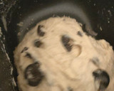 Foto del paso 2 de la receta: Pan con olivas negras