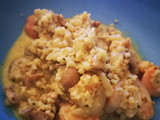 Falso risotto de coliflor al curry con langostinos y champiñones