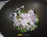 A picture of step 3 of Bread Upma.