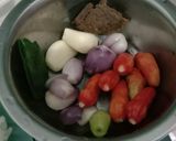 Foto langkah ke 1 dari resep Nasi goreng cumi daun jeruk.