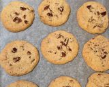 A picture of step 5 of Pecan strawberry cookies.
