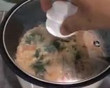 Gambar langkah 6 resipi One pot nasi masakan laut.