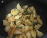 फ्रेंच बीन्स और आलू की सूखी सब्जी (French beans aur aloo ki sookhi sabzi recipe in Hindi) रेसिपी चरण 7 फोटो