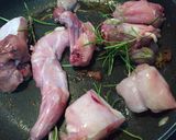 Foto del paso 5 de la receta Conejo con tomate y verduritas