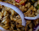 Foto del paso 9 de la receta: Cazuelita de arroz, verduras y pollo macerado