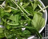 A picture of step 1 of Radish Leaves and Onion Fritters.