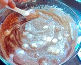 عکس مرحله 1 از دستور کیک شکلاتی خیس با میوه و سس شکلاتی