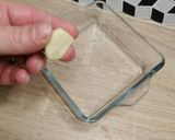 Une image de l'étape 1 de Gratin dauphinois sauce à l'ail.
