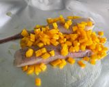 Une image de l'étape 7 de Queues de lotte au poivron jaune, oignon, tomate et estragon.