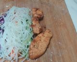 Foto langkah ke 5 dari resep Vietnamese Summer Roll.