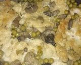 Foto del passaggio 6 della ricetta Scaloppine di pollo, piselli e funghi