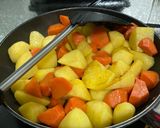 รูปขั้นตอนการทำที่ 7 ของ แกงกะหรี่ญี่ปุ่น หรือ คะ-เร่-ไรซ์ (Curry rice)
