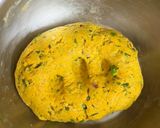 A picture of step 5 of Besan Ki Masaledar Khasta Roti 🫓.