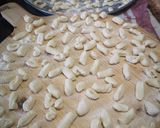 Foto del passaggio 4 della ricetta Cavatelli con broccoli, alici, peperoncino e pane fritto