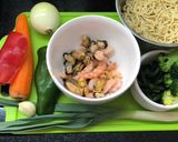 Foto del paso 1 de la receta: Wok de mar (chow mein)