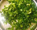 A picture of step 1 of Spring onion Raita.