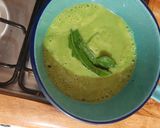 Foto del paso 2 de la receta: Crema de calabacita y brócoli sin lácteos