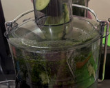 Foto del paso 2 de la receta: Jugo verde de 7 frutas y verduras