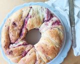 Foto del passaggio 13 della ricetta Brioche ai frutti di bosco (sofficissima)