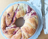 Foto del passaggio 13 della ricetta Brioche ai frutti di bosco (sofficissima)