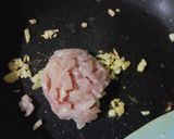 Foto langkah ke 2 dari resep Pastel Bihun Ayam.