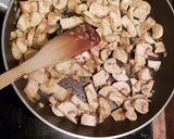 Foto del paso 3 de la receta: Risotto de funghi con pollo