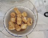 Foto langkah ke 2 dari resep Tahu Goreng Saus Cabe khas Vietnam (dau hu sot cá).