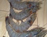 รูปขั้นตอนการทำที่ 1 ของ กุ้งขาวทอดโรยกระเทียมเจียว | Fried Shrimps with Fried Garlic
