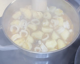 Foto del paso 4 de la receta: Guiso de calamar y pescado (rape, bacalao)
